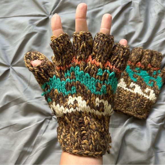 Unique and cozy Brown and Teal Marled Knit Mittens - Picture 3 of 4